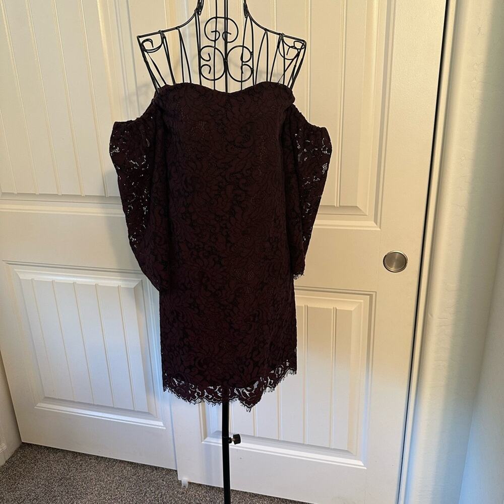Cupcakes and Cashmere - Size 0 - Purple - Lace Dress